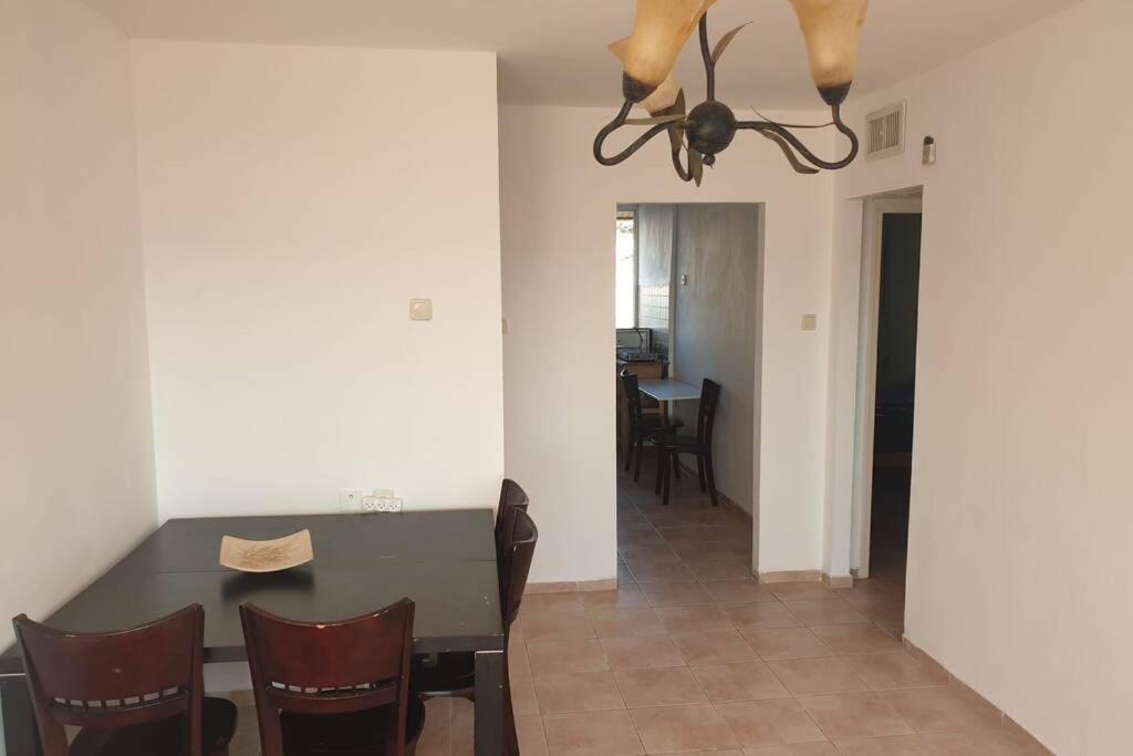 Family Apartment By The Sea 海法 外观 照片